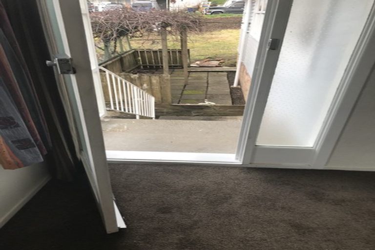 Photo of property in 19 Lyford Crescent, Sunnynook, Auckland, 0620