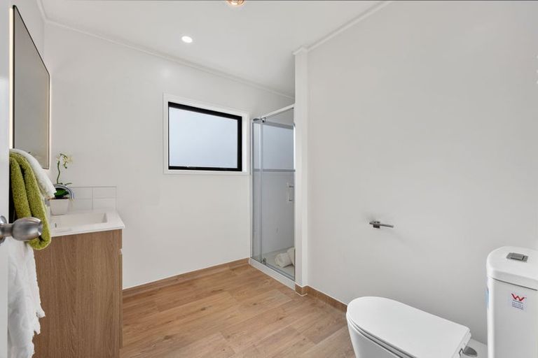 Photo of property in 13 Cedar Heights Avenue, Massey, Auckland, 0614