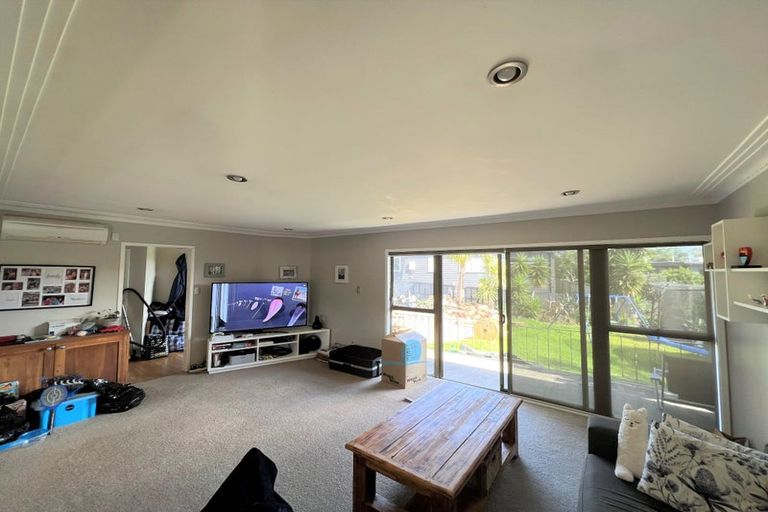 Photo of property in 10 Rene Place, Sunnyhills, Auckland, 2010