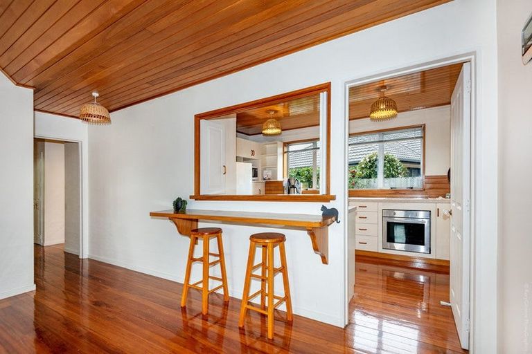 Photo of property in 54 Apsley Drive, Avonhead, Christchurch, 8042