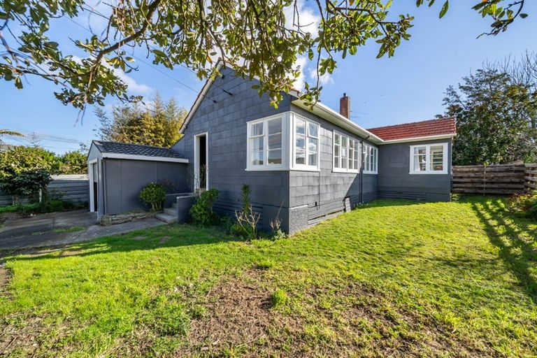 Photo of property in 25 Poole Street, Taita, Lower Hutt, 5011