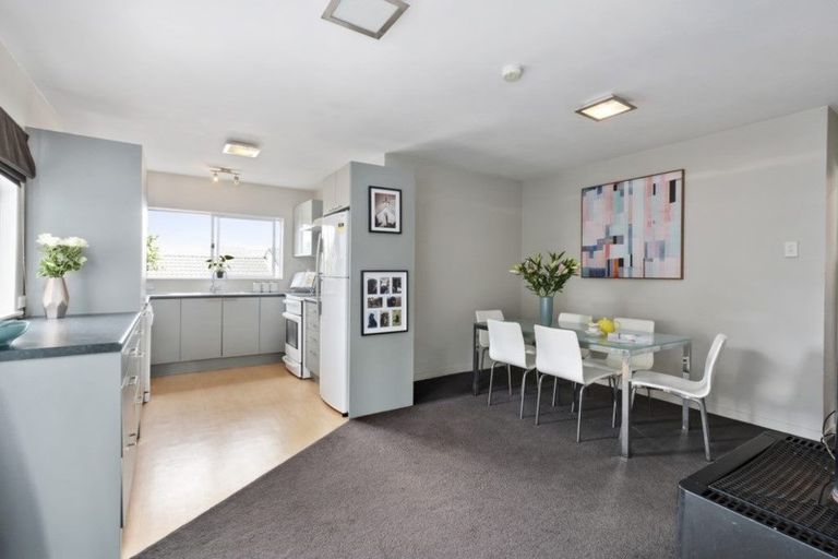 Photo of property in 8a Youngs Road, Papakura, 2110