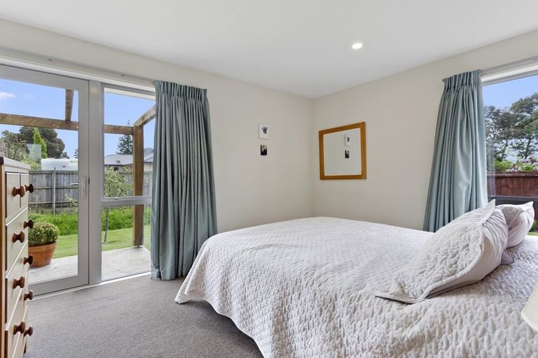 Photo of property in 2 Stonebridge Lane, Oxford, 7430