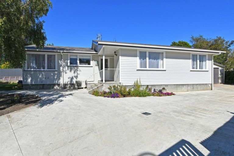 Photo of property in 39 Blueberry Grove, Timberlea, Upper Hutt, 5018