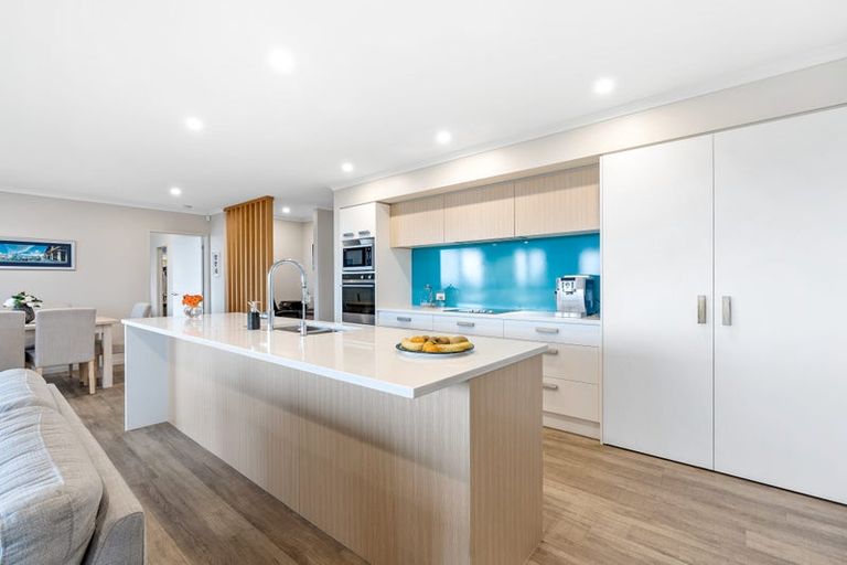 Photo of property in 16 Ruth Craig Place, Stanmore Bay, Whangaparaoa, 0932