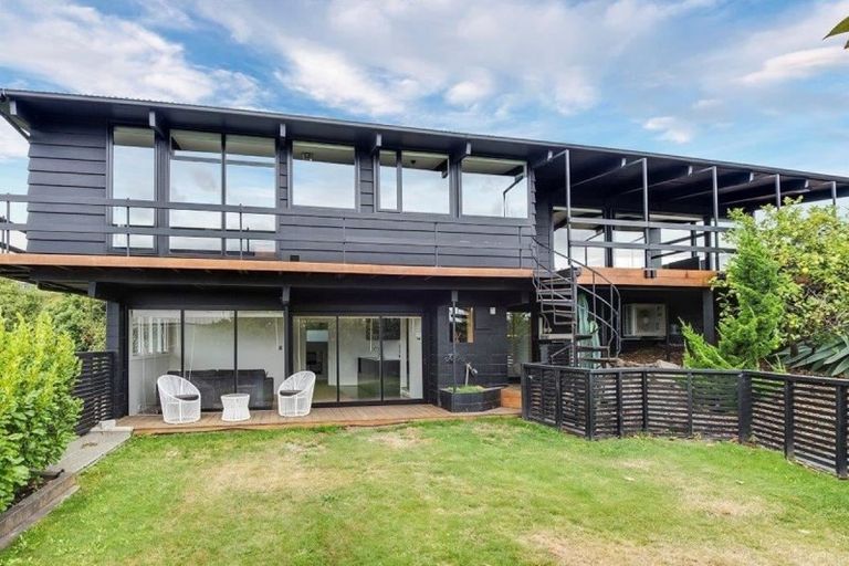 Photo of property in 65 Cannon Hill Crescent, Mount Pleasant, Christchurch, 8081