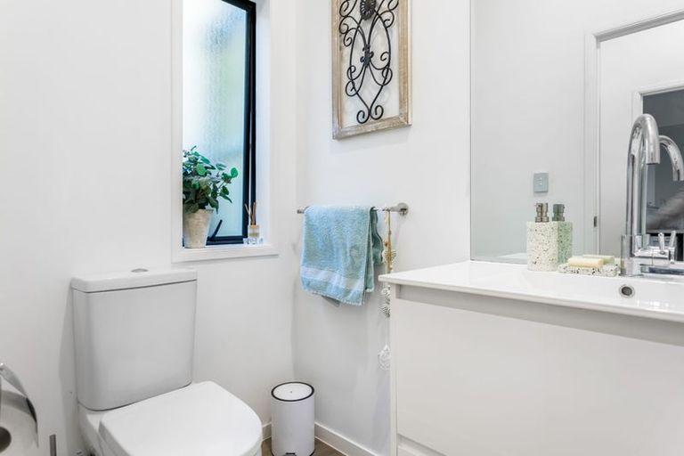 Photo of property in 2 Quarter Deck Lane, Gulf Harbour, Whangaparaoa, 0930