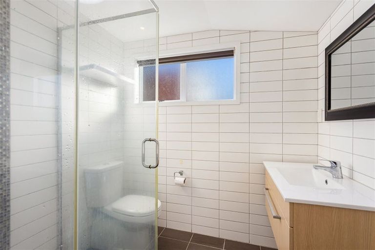 Photo of property in 123 Waimumu Road, Massey, Auckland, 0614