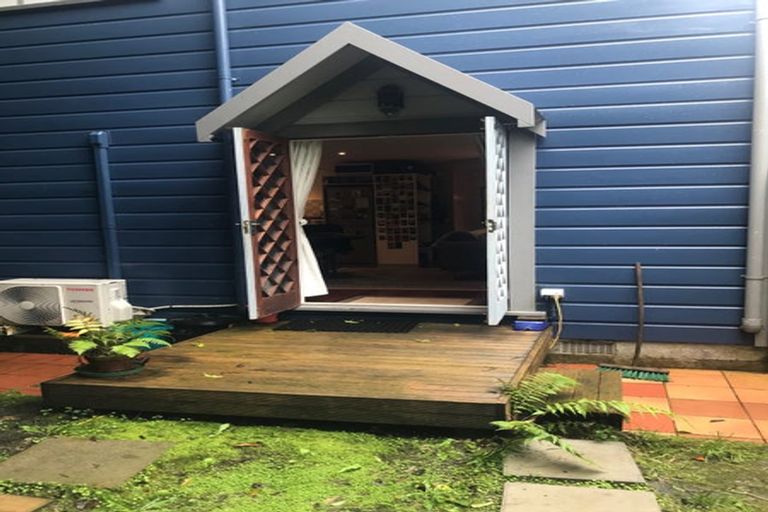 Photo of property in 56 Holloway Road, Aro Valley, Wellington, 6021