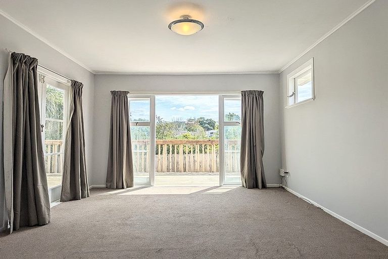 Photo of property in 16a Penfold Place, Henderson, Auckland, 0610