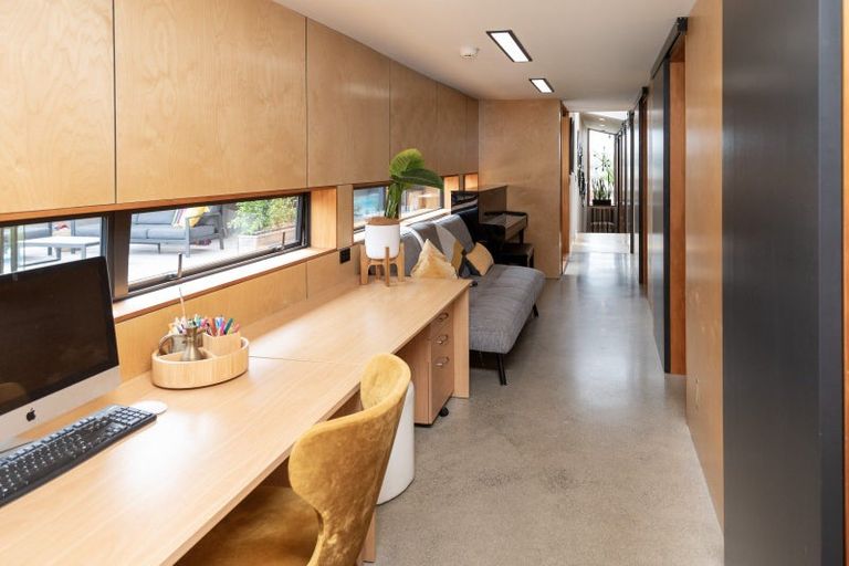 Photo of property in 60 Parkhill Road, Mellons Bay, Auckland, 2014