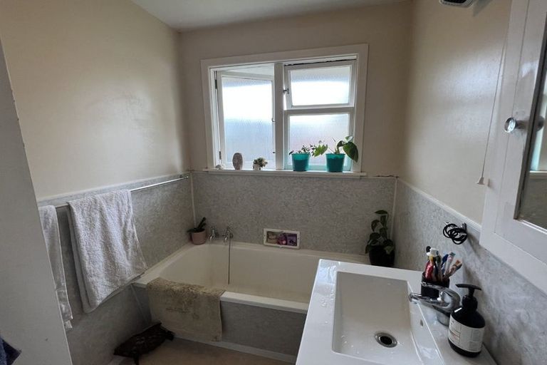 Photo of property in 16 Joyce Crescent, Ilam, Christchurch, 8041