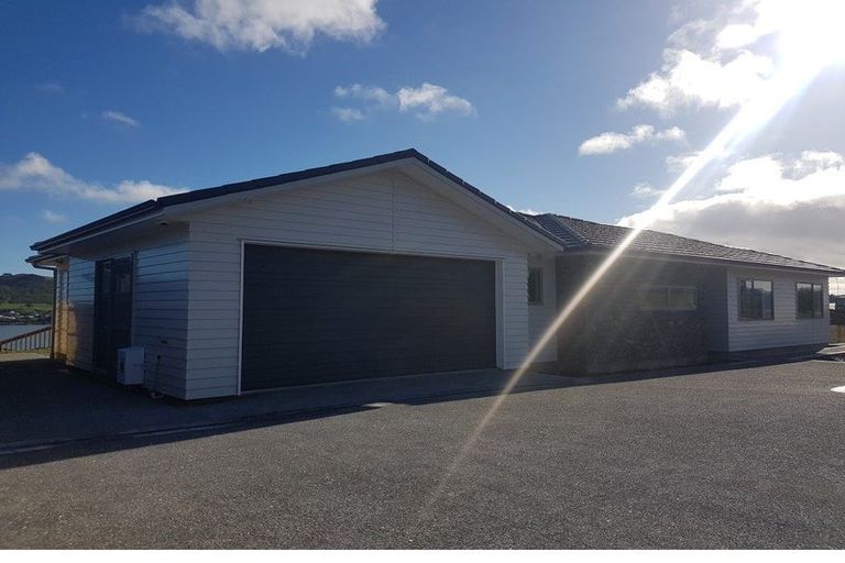 Photo of property in 2 Waitaria Terrace, Aotea, Porirua, 5024