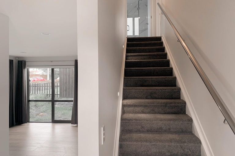 Photo of property in 10a Kelkirk Street, Kelston, Auckland, 0602