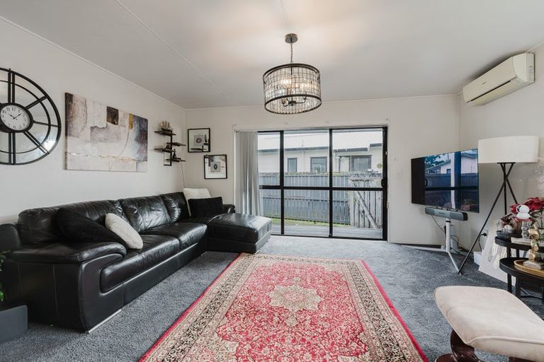 Photo of property in 12 Kentucky Crescent, Nawton, Hamilton, 3200