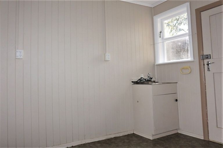 Photo of property in 8 Johnston Street, Foxton, 4814