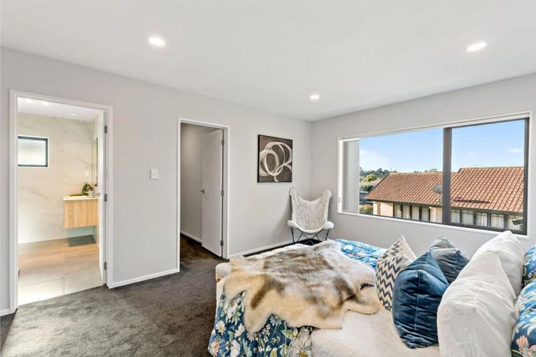 Photo of property in 24d Poinsettia Place, Henderson, Auckland, 0610