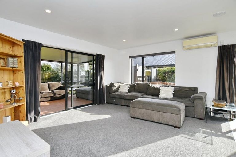 Photo of property in 3 Parkinson Place, Woodend, 7610