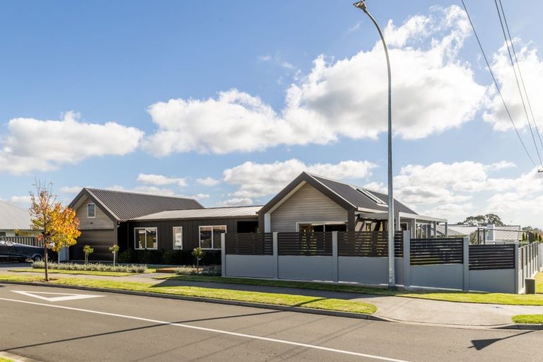 Photo of property in 143 Arataki Road, Havelock North, 4130