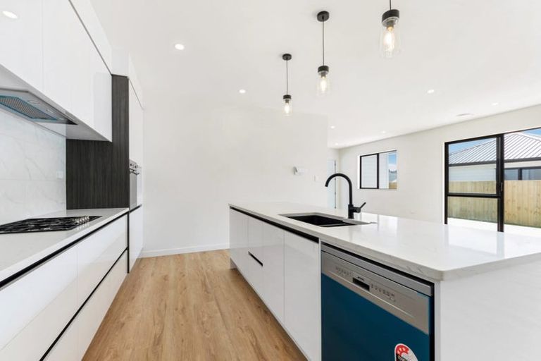 Photo of property in 7 Cutfield Lane, Kumeu, 0810