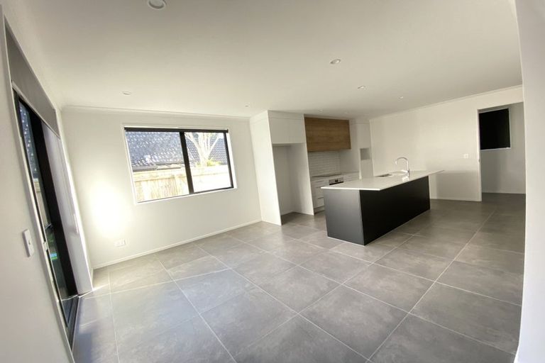 Photo of property in 6b Jern Place, Eastern Beach, Auckland, 2012
