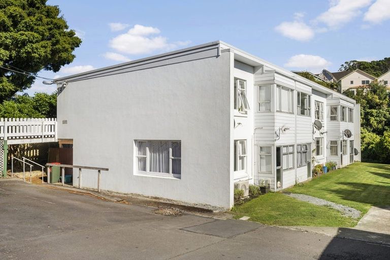 Photo of property in 3/18 Agra Crescent, Khandallah, Wellington, 6035