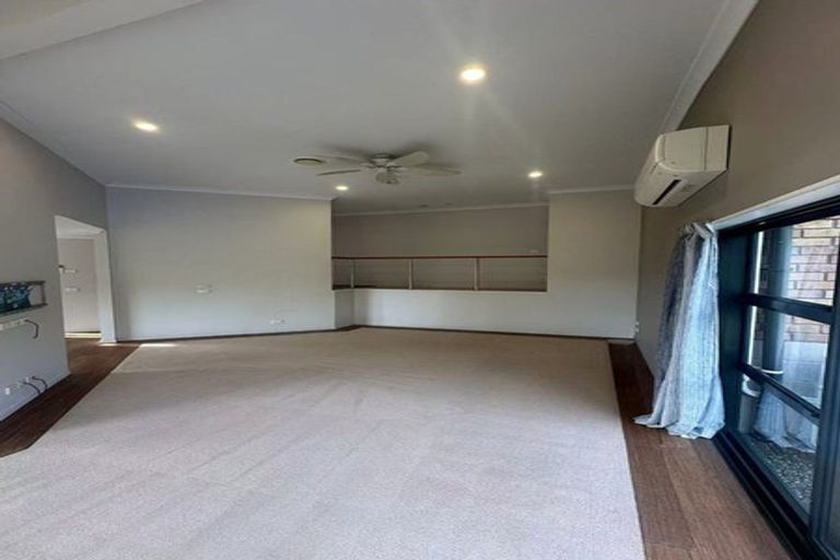 Photo of property in 5 Pigeonwood Lane, Albany, Auckland, 0632