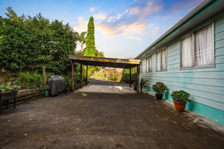 Photo of property in 18 Peterhouse Place, West Harbour, Auckland, 0618