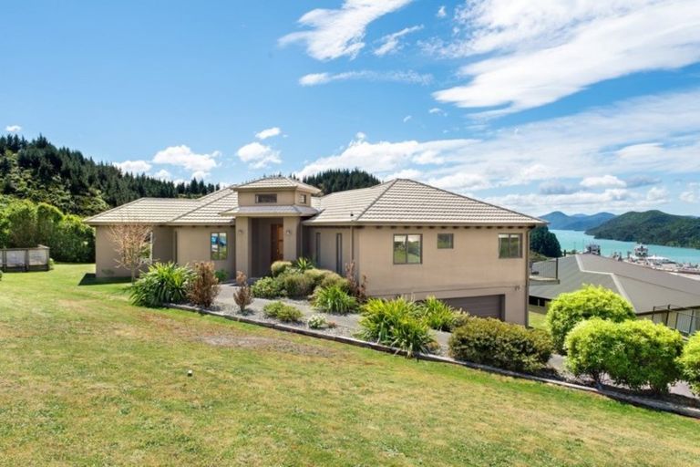 Photo of property in 24 Harbour View Heights, Picton, 7220