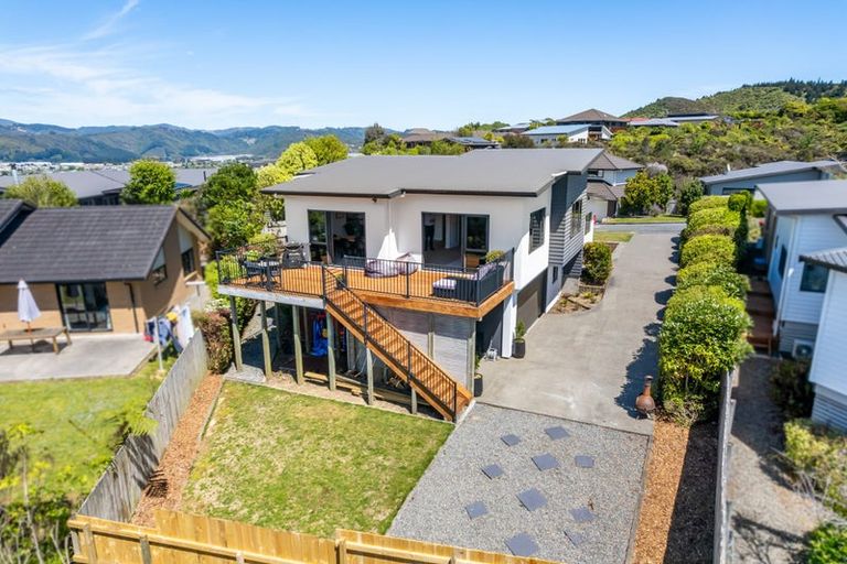 Photo of property in 14 Cosgrove Rise, Riverstone Terraces, Upper Hutt, 5018