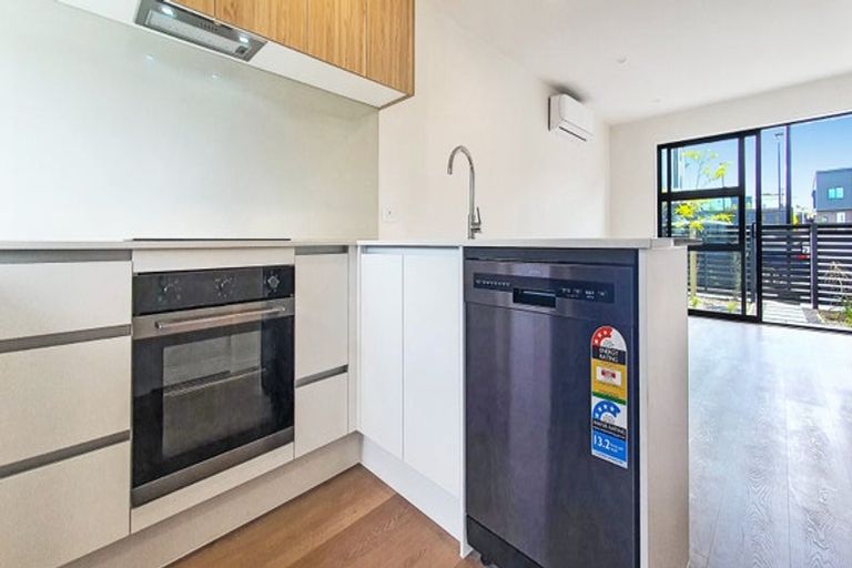 Photo of property in 6/60 Selo Street, Glen Eden, Auckland, 0602