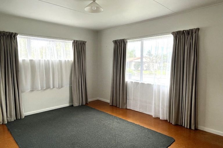 Photo of property in 4 Tasman Crescent, Carterton, 5713