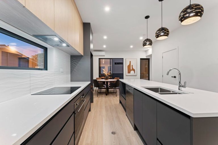 Photo of property in 21e Neal Avenue, Glenfield, Auckland, 0629