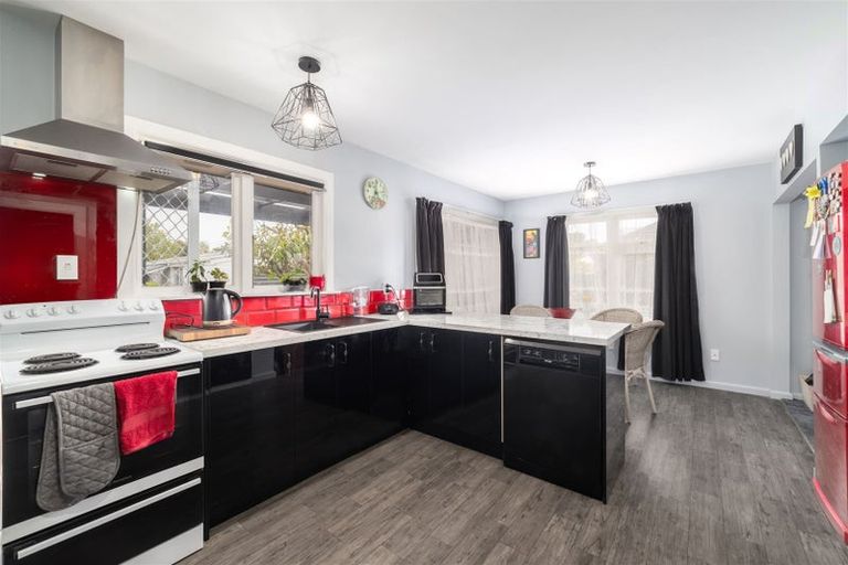 Photo of property in 39 Pembroke Street, Avondale, Christchurch, 8061