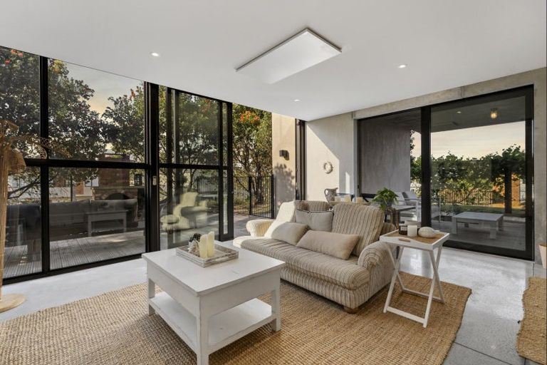 Photo of property in 9 Sutherland Avenue, Mount Maunganui, 3116