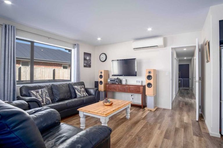 Photo of property in 21 Tara Crescent, Woodend, 7610