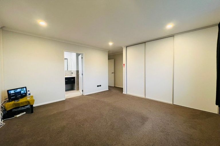 Photo of property in 3 Wairepo Street, Takanini, 2112