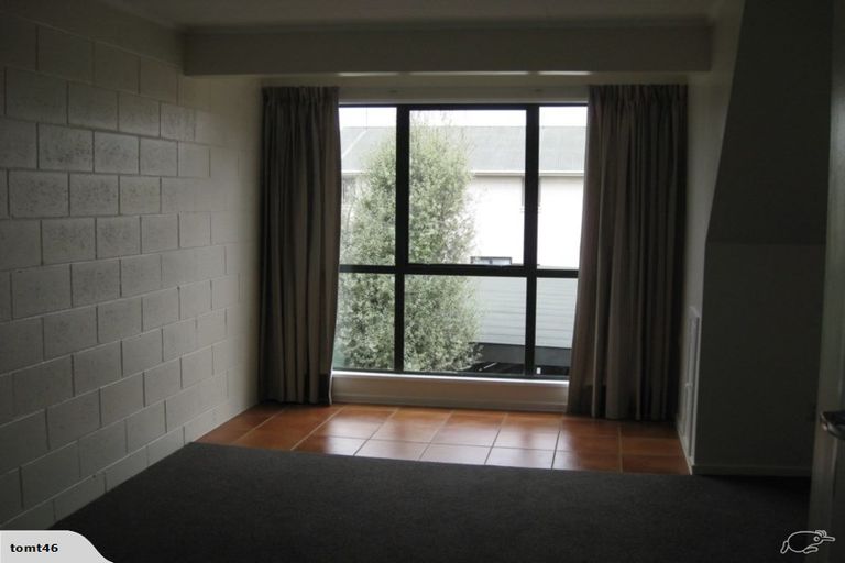 Photo of property in 2/86 Picton Avenue, Riccarton, Christchurch, 8011