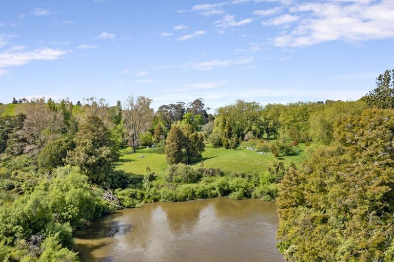 Photo of property in 1830 Otaraoa Road, Tarata, Inglewood, 4387
