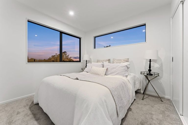 Photo of property in 21e Neal Avenue, Glenfield, Auckland, 0629