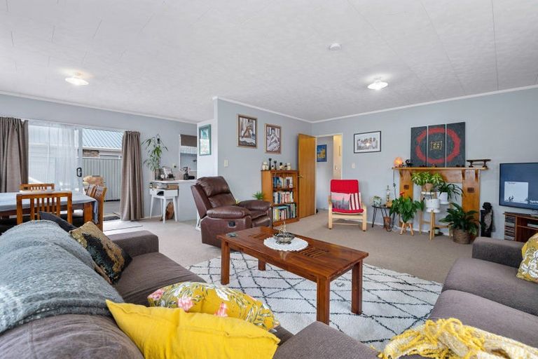 Photo of property in 29b Aquarius Drive, Kawaha Point, Rotorua, 3010