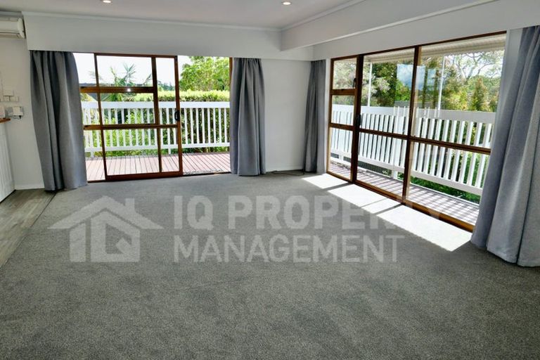 Photo of property in 2/77 Prince Regent Drive, Half Moon Bay, Auckland, 2012