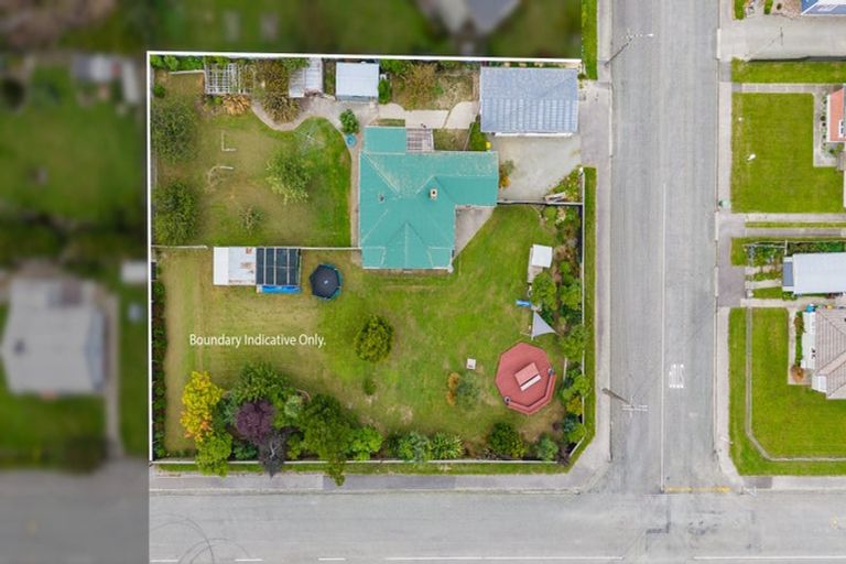 Photo of property in 1 Edward Street, Waimate, 7924