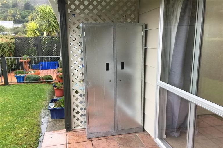 Photo of property in 4j Rutland Street, Picton, 7220