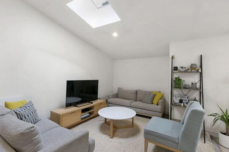 Photo of property in Dixonlane Apartments, 9/7 Feltex Lane, Te Aro, Wellington, 6011