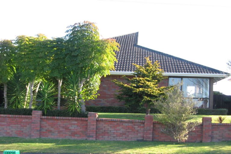 Photo of property in 8 Renwick Street, Papakura, 2110