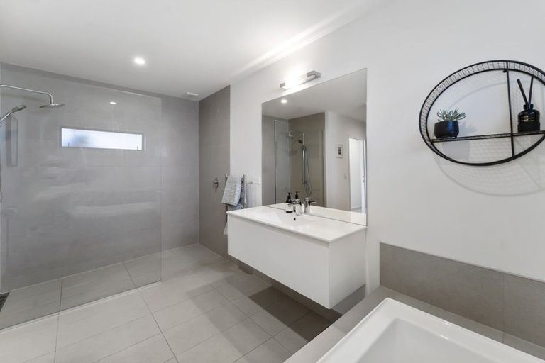 Photo of property in 39 Springbank Grove, Lower Shotover, Queenstown, 9371