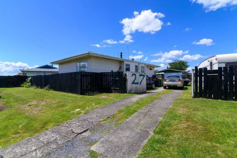 Photo of property in 27 Pohutukawa Drive, Owhata, Rotorua, 3010