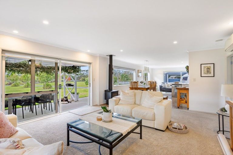 Photo of property in 170 Pomona Road, Kumeu, 0891