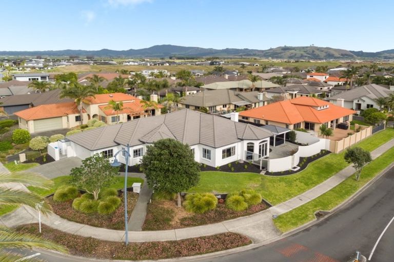 Photo of property in 1 Santa Cruz Drive, Papamoa Beach, Papamoa, 3118